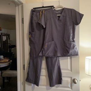 Wonder Wink Scrub Set